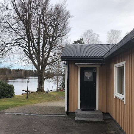 Naturskoent Boende Vid Sjoe Skånes Fagerhult Buitenkant foto